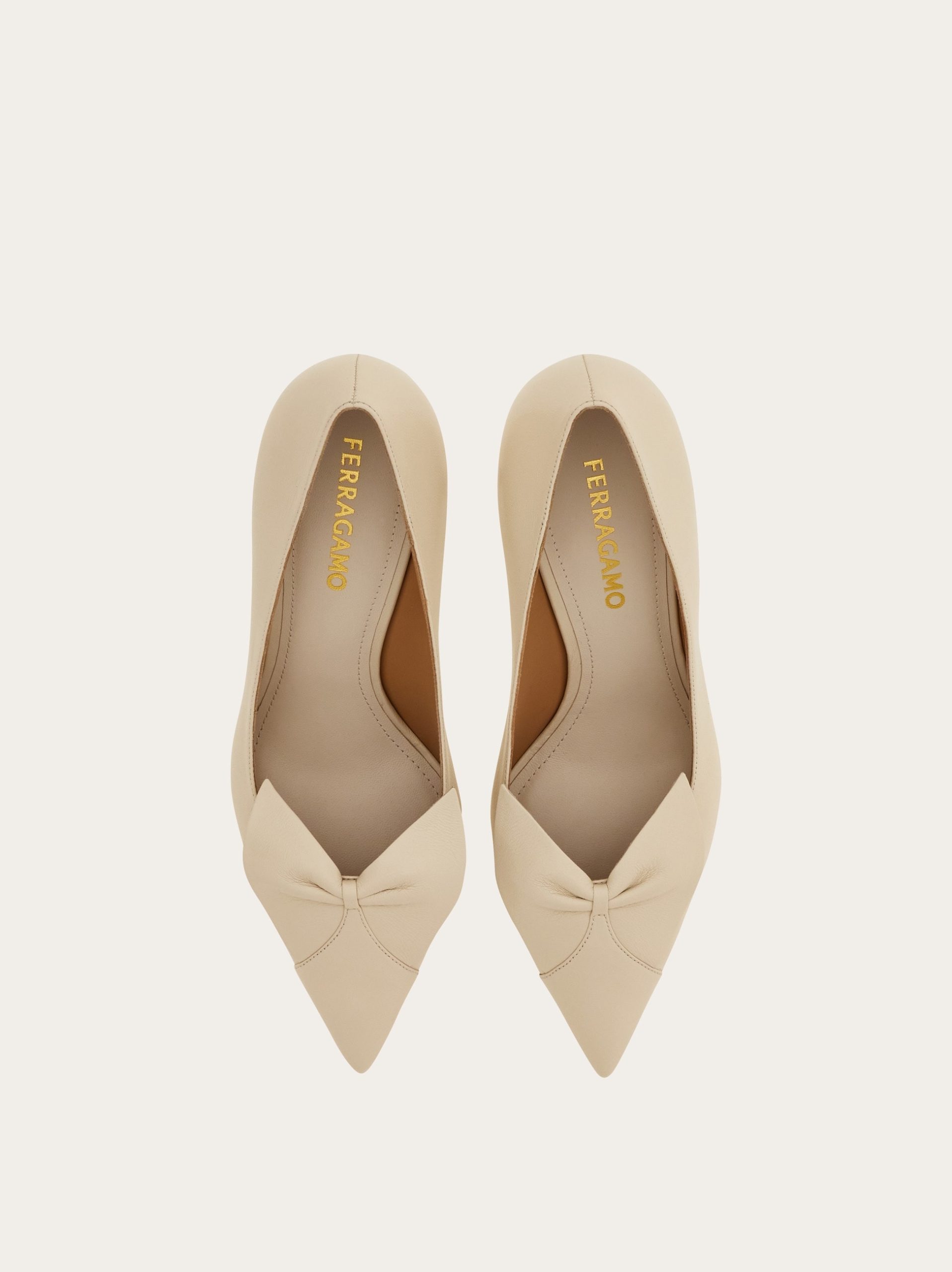 Ferragamo Soft bow pump - Image 4